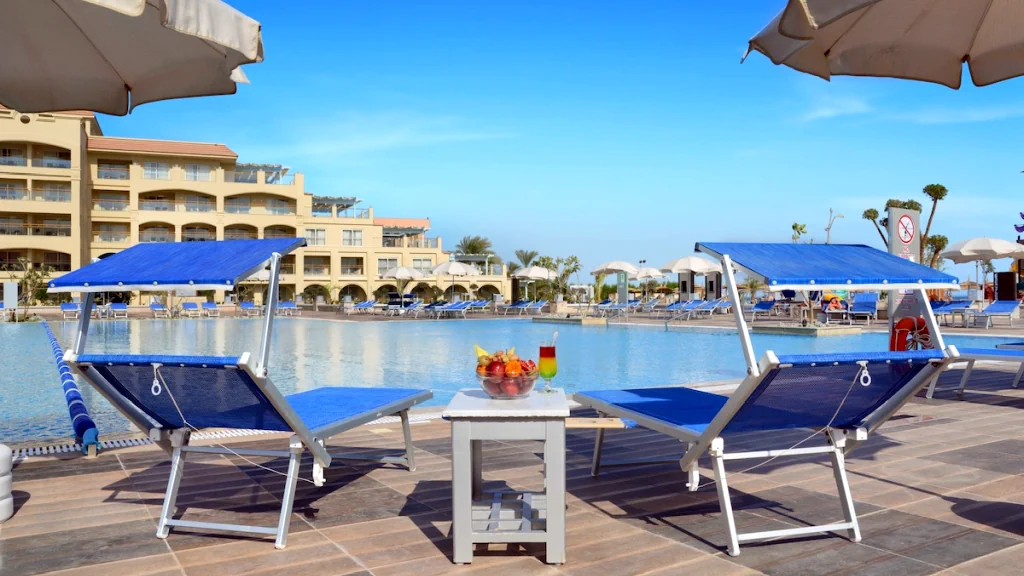 الفندق الباتروس وايت بيتش ريزورت - الغردقة